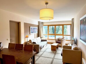 TV - Cozy 2-bedroom apartment in charming Flaine with swimming pool- ski in&out (Arâches-la-Frasse)