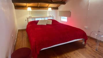 Strykejern/-brett og sengetøy