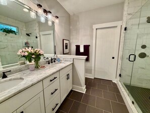 Shower, hair dryer, towels, soap - Charming Walkable Downtown Southern Pines 3 bed/2-1/2 Bath! (Southern Pines)