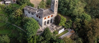 Spacious listed vacation apartment between Lake Como & Chiavenna