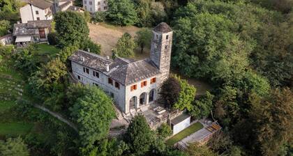 Spacious listed vacation apartment between Lake Como & Chiavenna
