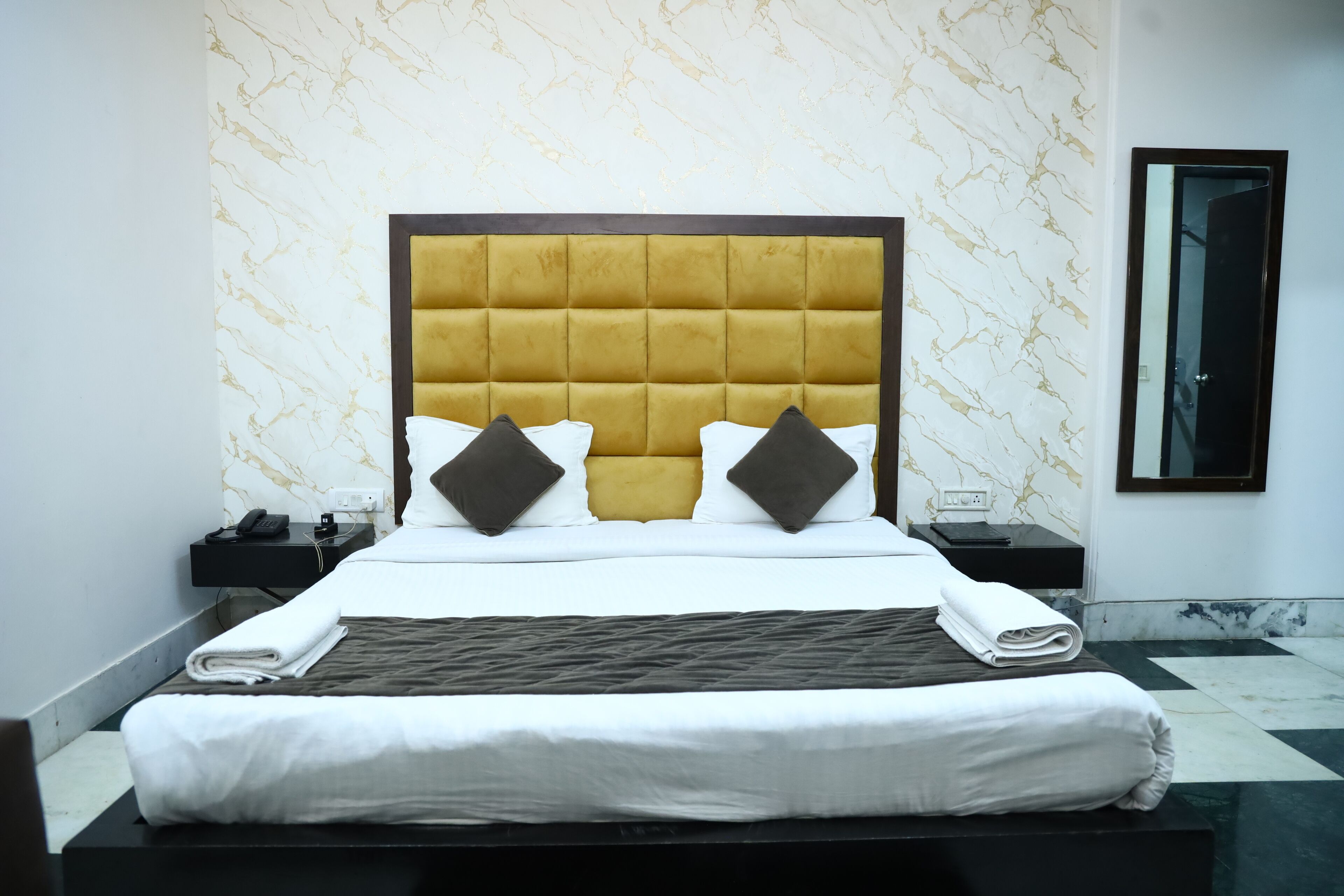 Deluxe Double Room | Desk, laptop workspace, free WiFi, wheelchair access