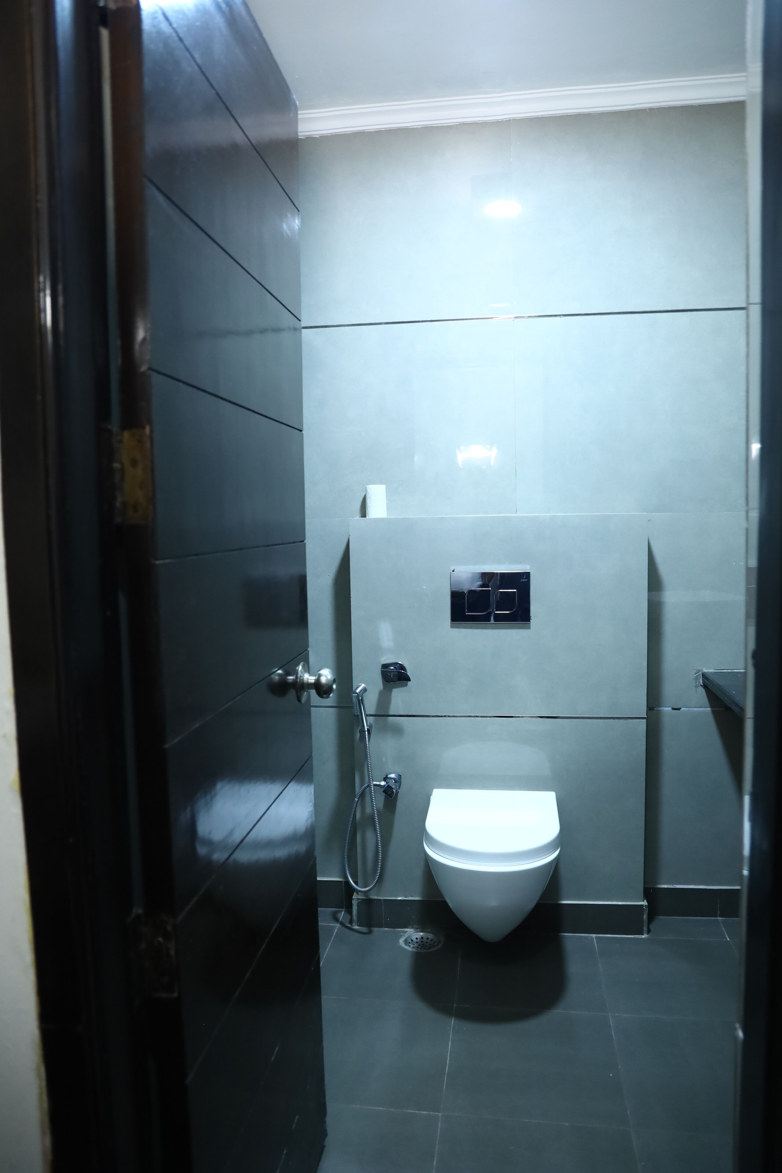 Deluxe Double Room | Bathroom | Shower, free toiletries, towels, soap