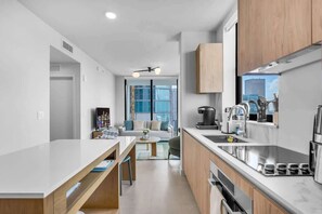 Fridge, microwave, oven, stovetop - Corner Suite 2BR/2BA Skyline Views + Rooftop Pool (Miami)