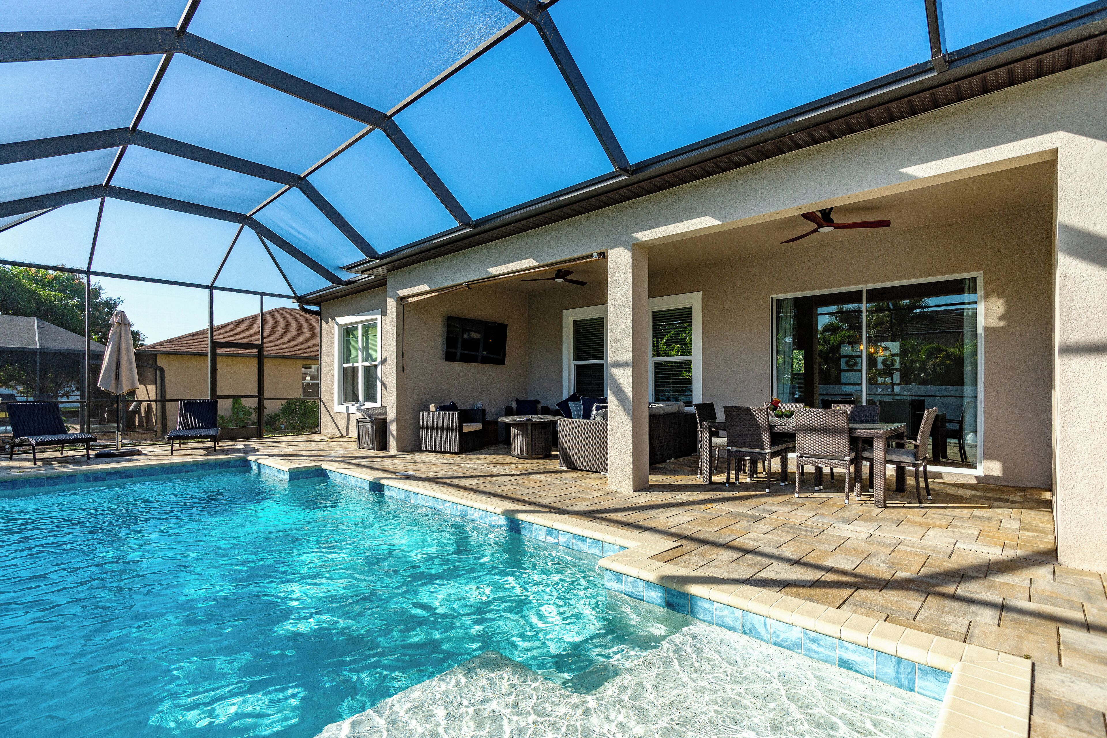 Outdoor pool, a heated pool