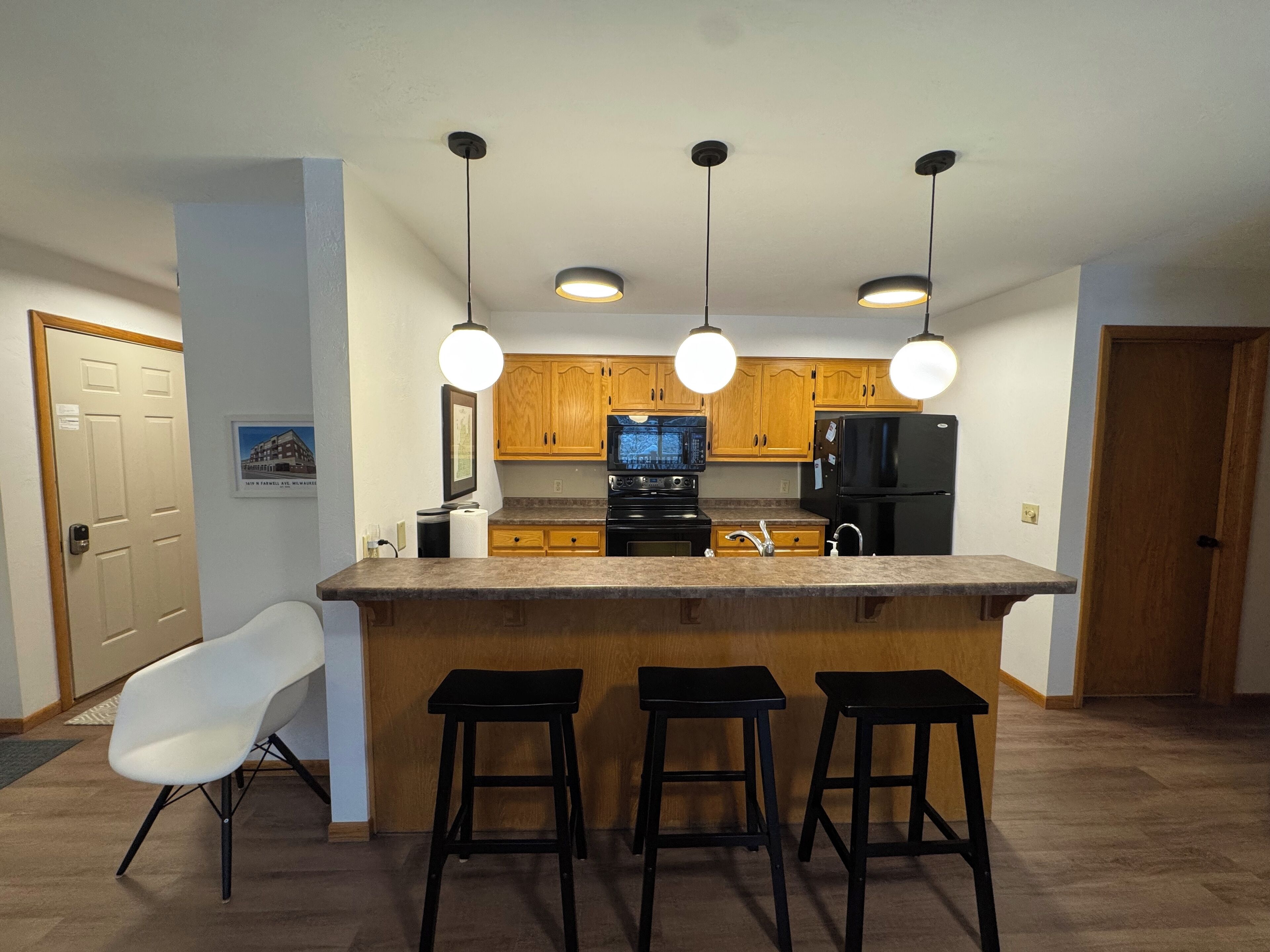 Réfrigérateur, micro-ondes, four, plaque de cuisson