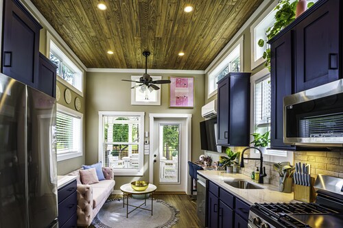 1 Bed/1 Bath Bunkhouse w/ Loft + Pet Pad, Sleeps 6 - Sleeps up to 6, Pet Friendly with Registration