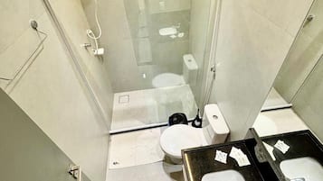 Comfort-Apartment | Badezimmer | Dusche, Haartrockner, Handtücher, Seife