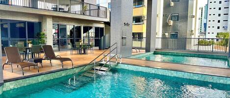 Departamento Confort | Alberca | Alberca techada