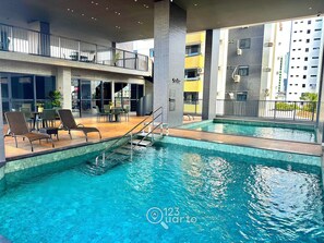 Ảnh chưa phân loại, 4 trong số 305 ảnh, nút