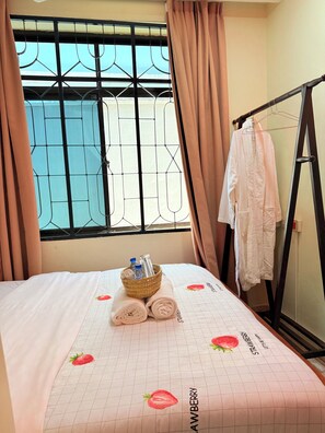 2 dormitorios, tabla de planchar con plancha, wifi y ropa de cama