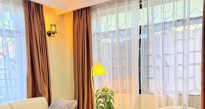 StayDar: 2-Bedroom Apartment close to the city with AC