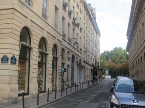 Miscellaneous - AN IRRESISTIBLE CHOICE FOR AN UNFORGETTABLE STAY IN THE LEFT BANK– SAINT GERMAIN (Paris)