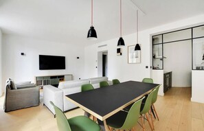 Interior - AN IRRESISTIBLE CHOICE FOR AN UNFORGETTABLE STAY IN THE LEFT BANK– SAINT GERMAIN (Paris)