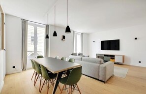 Interior - AN IRRESISTIBLE CHOICE FOR AN UNFORGETTABLE STAY IN THE LEFT BANK– SAINT GERMAIN (Paris)