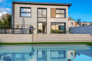 A heated pool - Villa Poppy - Avec piscine, vue mer (Roscoff)