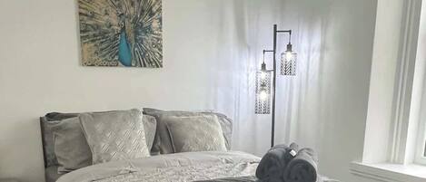 Iron/ironing board, WiFi, bed sheets