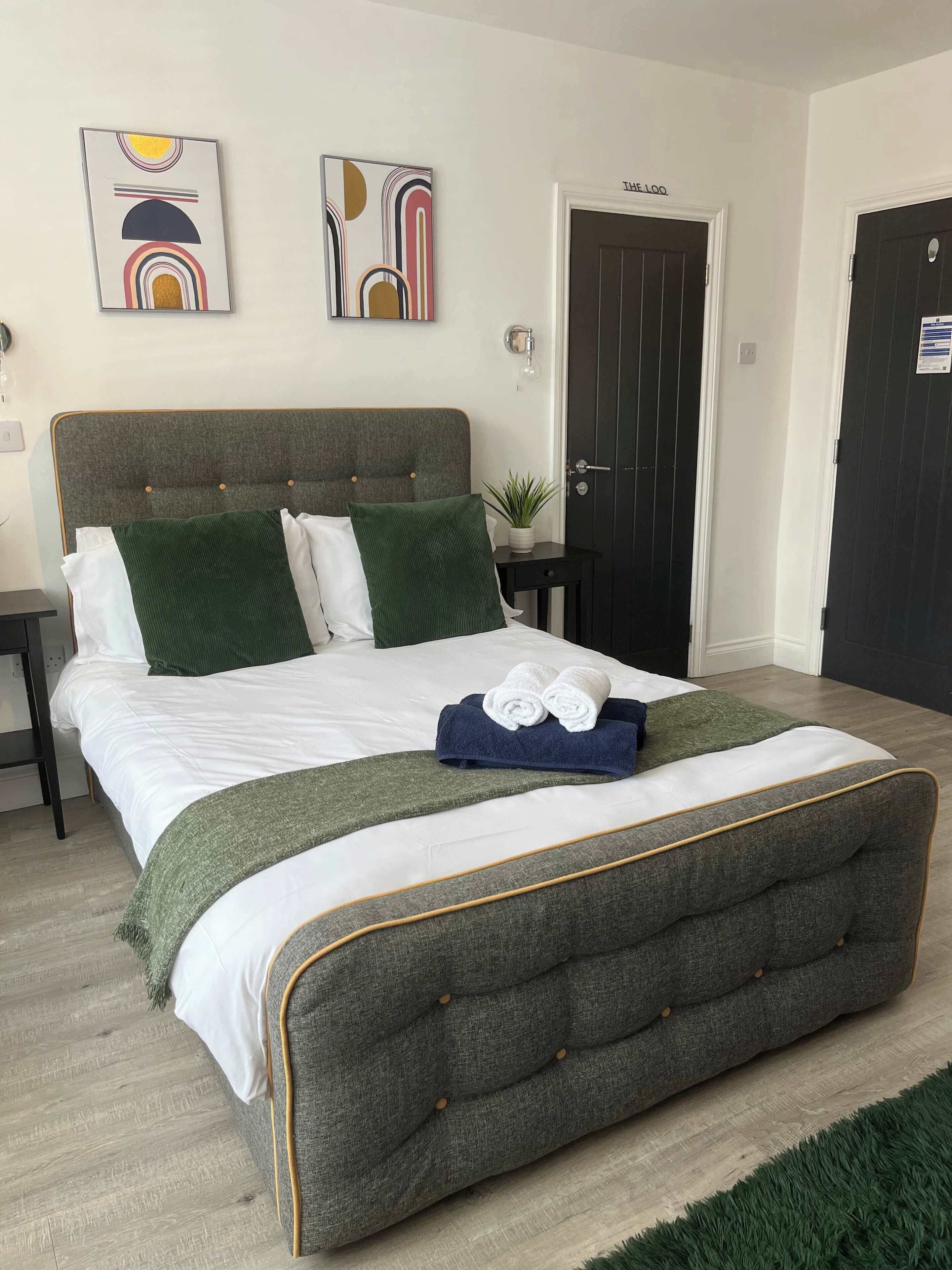 Iron/ironing board, WiFi, bed sheets