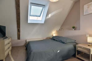Free WiFi, bed sheets - Les Trois Rois 5 - Centre Avranches (Avranches)