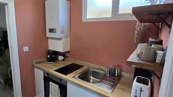 Fridge, microwave, stovetop, toaster