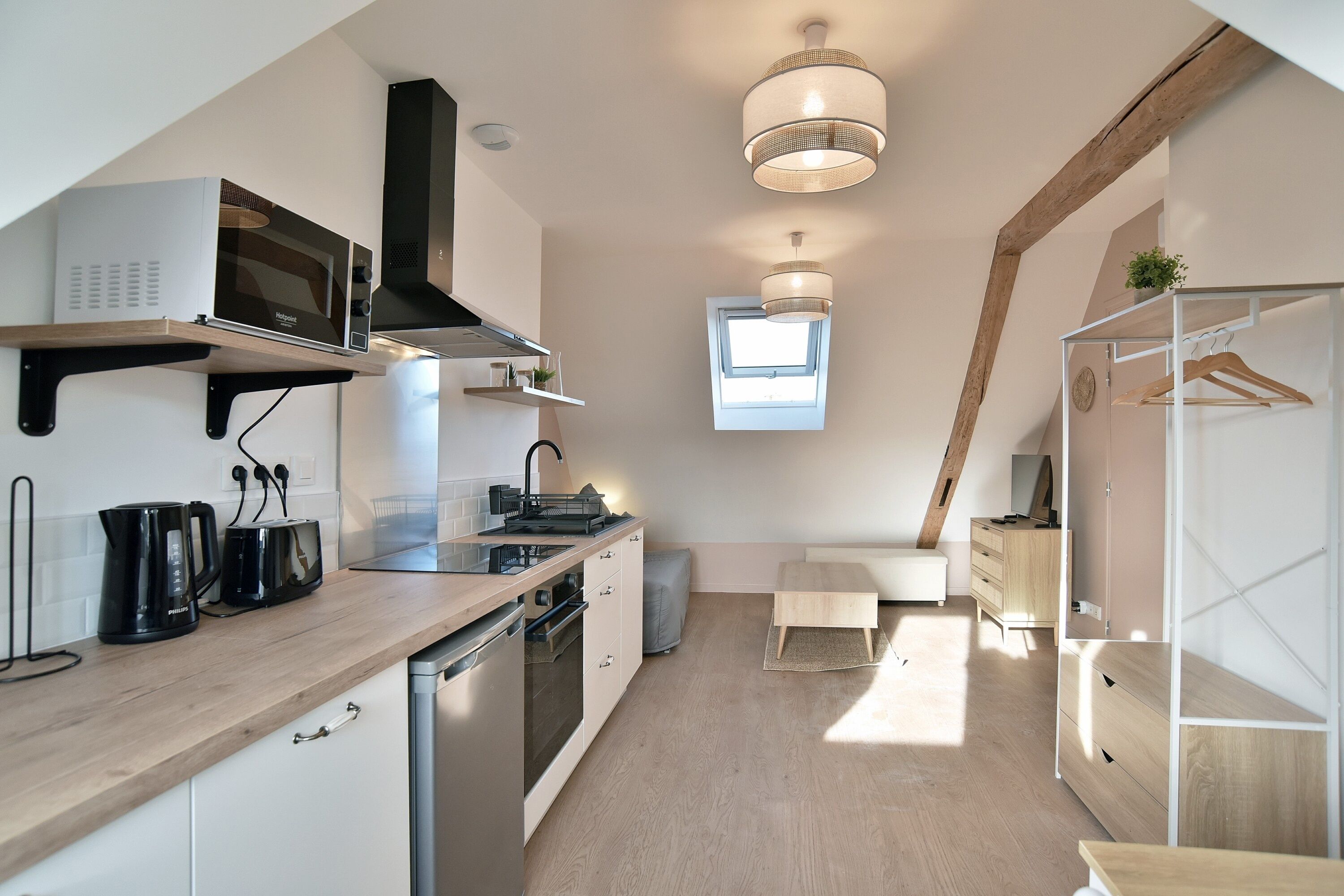 Frigorífic, microones, forn i cafetera i tetera 