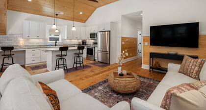 Award-Winner âThe Carriage HouseâGym+Pool Access