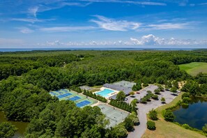 Aerial view - Award-Winner “The Carriage House”Gym+Pool Access (Powells Point)