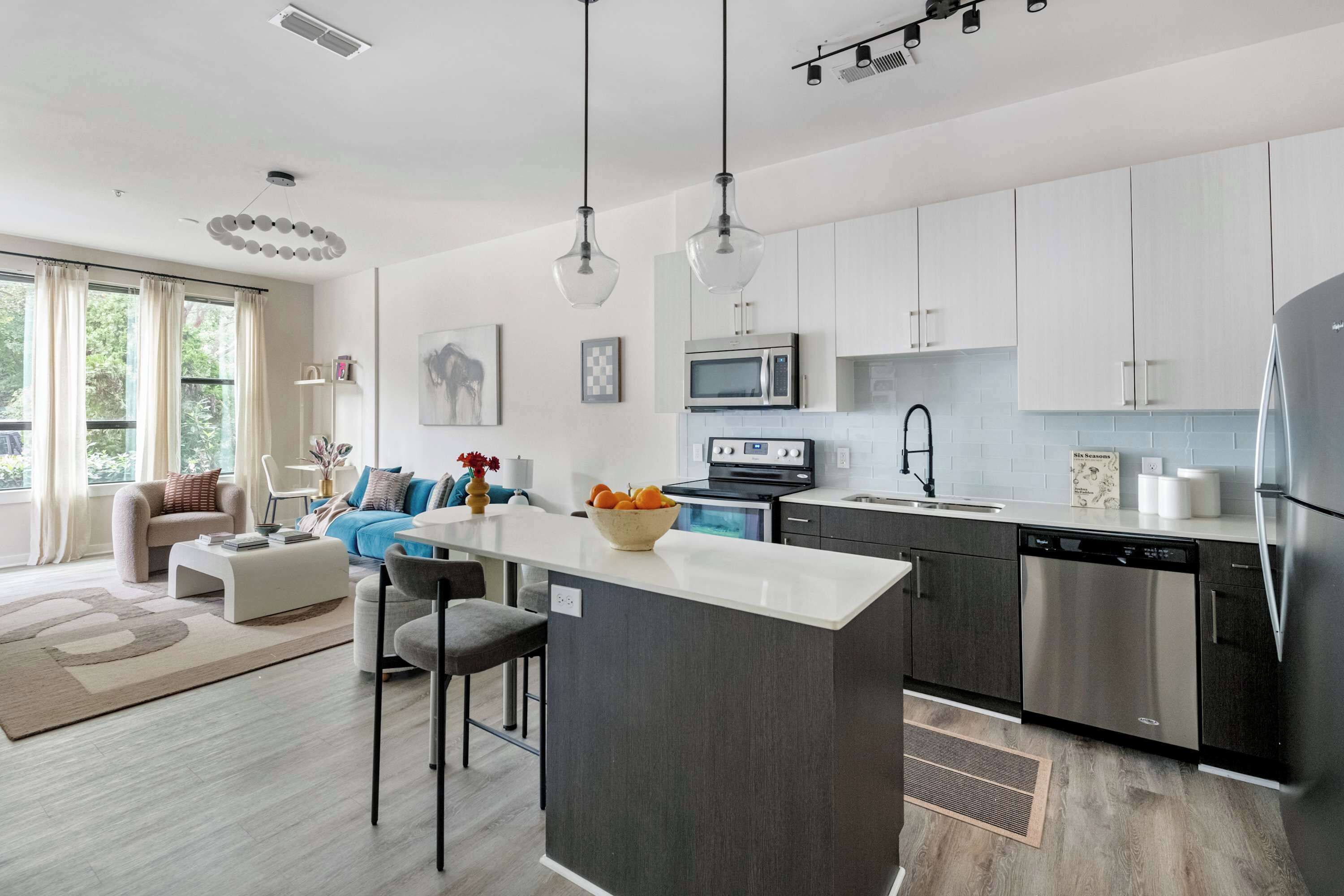 Refrigerador, microondas, horno, placa de cocina