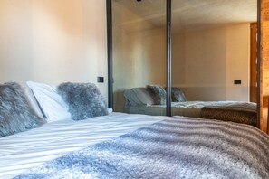 1 chambre, lit parapluie, Wi-Fi gratuit, draps fournis