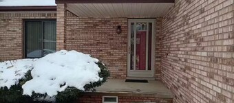 Tremendous 3-bedroom house with AC in welcoming Westland