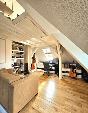 Interior - Sunny half-timbered apartment / Quiet and close to the center! (Berlin)