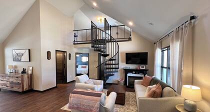 Brand New Breezy Point Cabin Retreat - Birdsong Bungalow