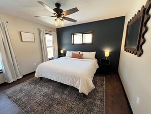 3 habitaciones, tabla de planchar con plancha, wifi y ropa de cama 