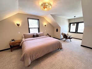 Iron/ironing board, WiFi, bed sheets, wheelchair access