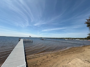 Beach - Welcoming 2-bedroom cottage with AC in charming Shawano (Shawano)