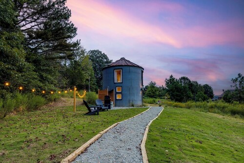Sunset Silo at Natchez Trace