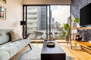TV, offices - HOM Forma Expanse | Bright 2BR Apartment (Mexico City)