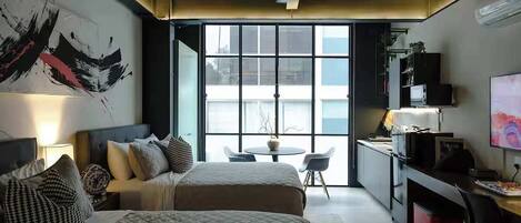 書桌、熨斗/熨衫板、Wi-Fi、床單