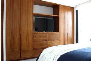 2 bedrooms, desk, iron/ironing board, WiFi - Beachfront Apartment in Arama Bay Bucerias: Luxury, Relax and Views (Bucerías)