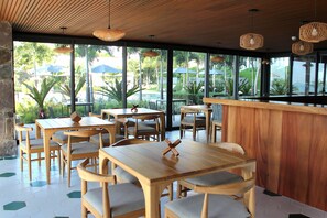 Dining - Beachfront Apartment in Arama Bay Bucerias: Luxury, Relax and Views (Bucerías)