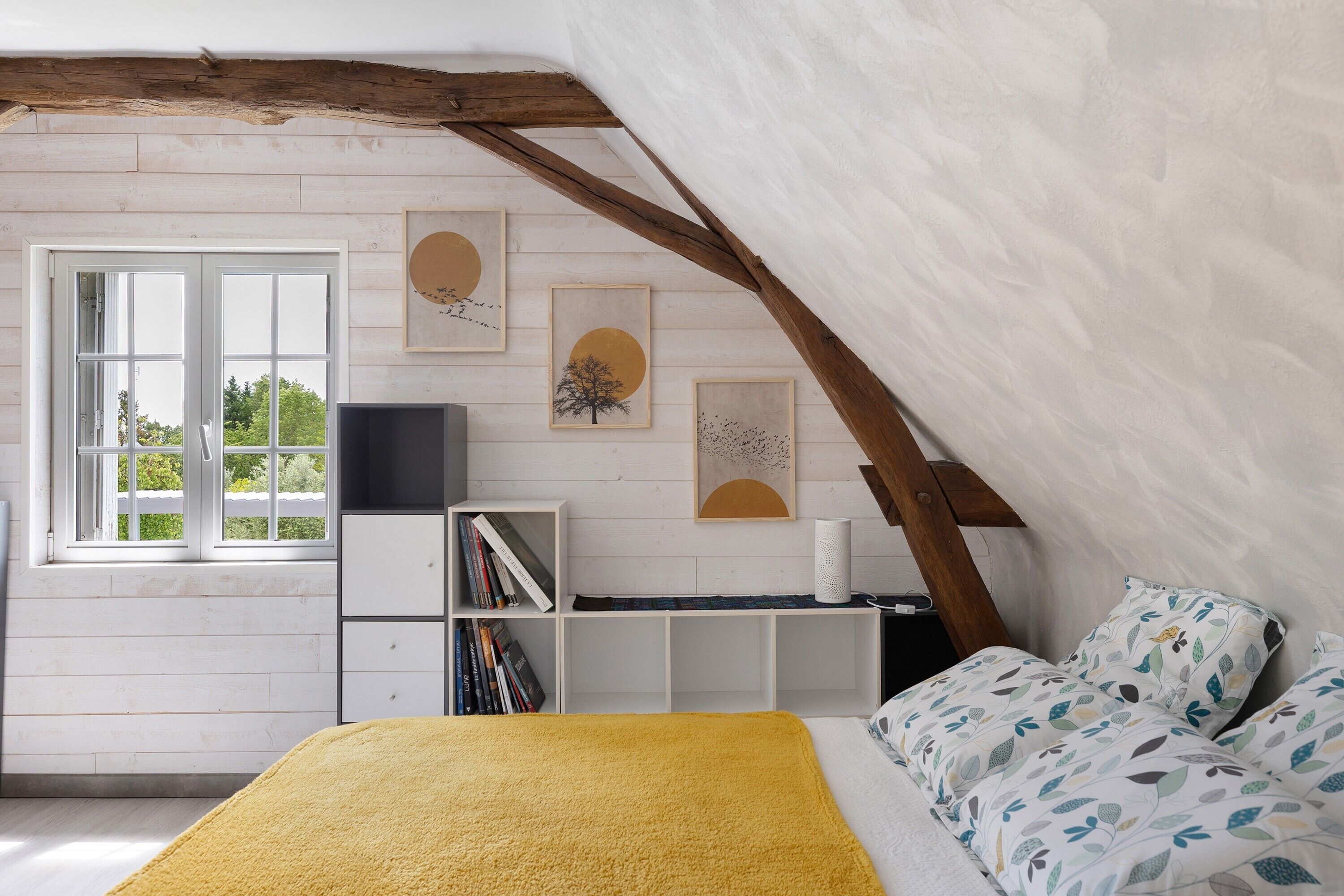 WiFi, bed sheets