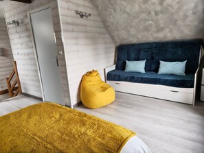 Tabla de planchar con plancha, wifi, ropa de cama