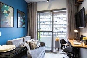 Departamento | Área de sala de estar | Smart TV de 32 pulgadas con canales por cable 