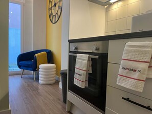 House - Family 2BR Ground Floor w AC Parking (Lisbon)