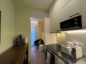 House - Family 2BR Ground Floor w AC Parking (Lisbon)
