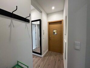 House - Family 2BR Ground Floor w AC Parking (Lisbon)
