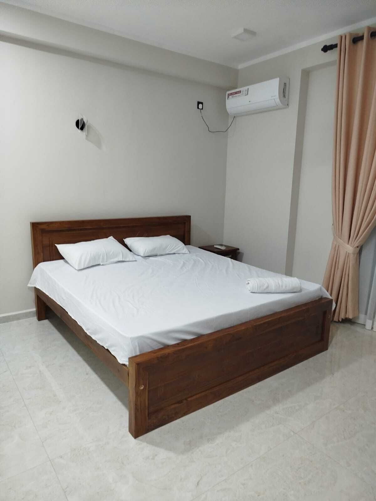 Iron/ironing board, Internet, bed sheets