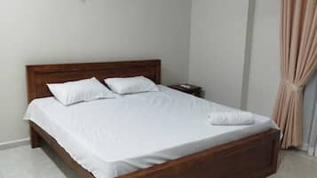 Bügeleisen/Bügelbrett, Internetzugang, Bettwäsche