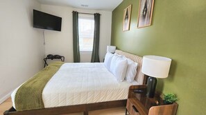 3 bedrooms, iron/ironing board, WiFi, bed sheets