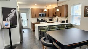 Fridge, microwave, stovetop, dishwasher - The Row House- Modern, Stylish and Newly Updated! (Atlantic City)
